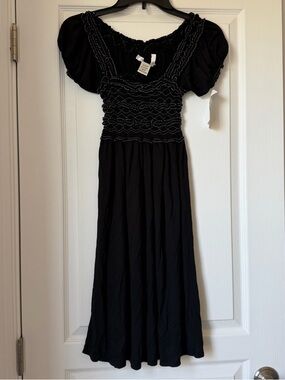 New Women’s Max Studio Black Smocked Maxi Dress with Puff Sleeves